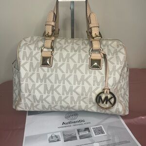 Authentic Michael Kors Purse  #040NCOA Grayson Medium Satchel Cream and Tan.